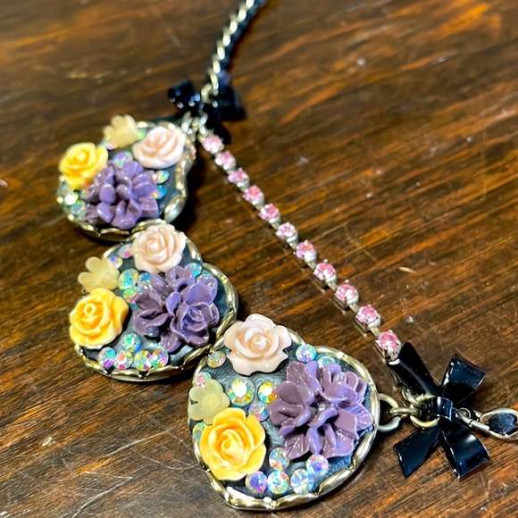 Betsey Johnson Triple Heart Necklace - Picture 2 of 2